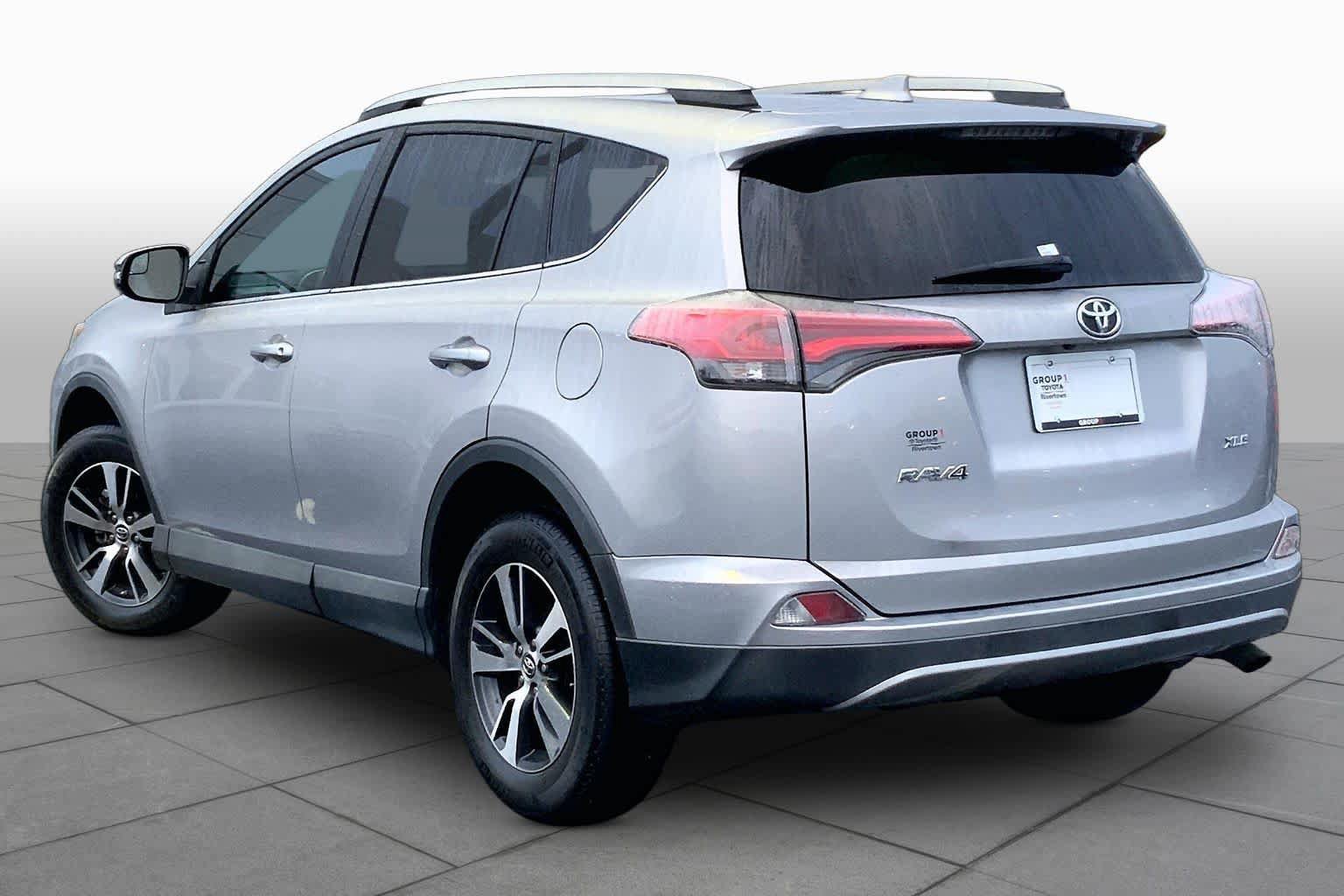 Used 2017 Toyota RAV4 XLE w/ Plus Special Value Package FWD image 11