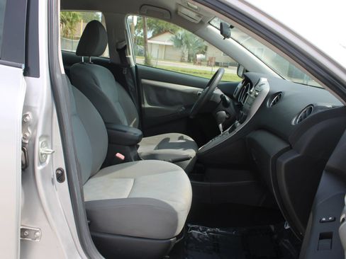 Used 2009 Toyota Matrix FWD image 24