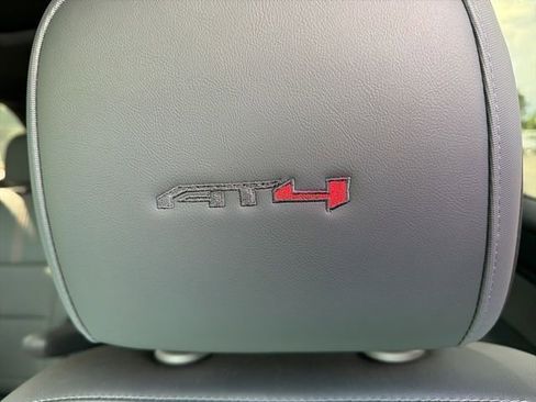 Used 2024 GMC Acadia AT4 w/ Luxury Package AWD/4WD image 9