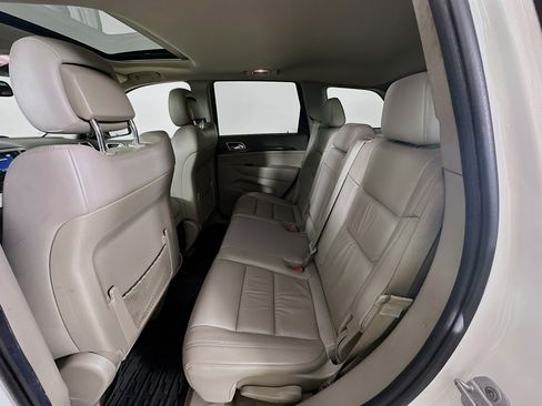 Used 2011 Jeep Grand Cherokee Laredo AWD/4WD image 29