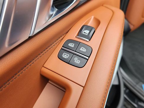 Used 2026 BMW X7 M60i AWD/4WD image 14