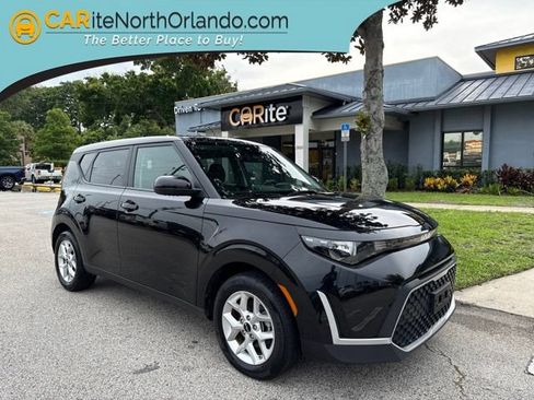 Used 2025 Kia Soul LX w/ LX Technology Package FWD image 1