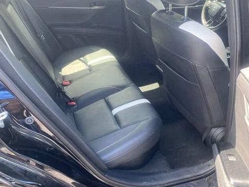 Used 2025 Toyota Camry SE FWD image 11