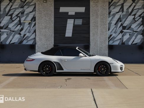 Used 2011 Porsche 911 Carrera GTS RWD image 18
