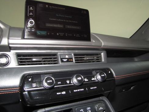 Certified 2024 Honda Pilot TrailSport image 7