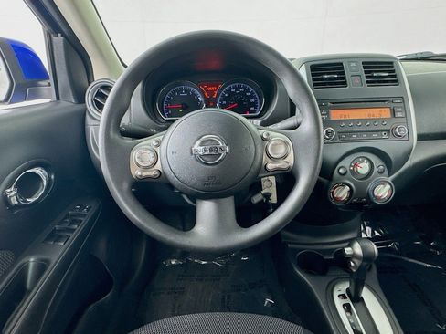 Used 2014 Nissan Versa SV w/ Convenience Package image 4