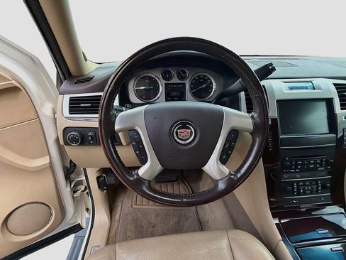Used 2011 Cadillac Escalade ESV Premium RWD image 11
