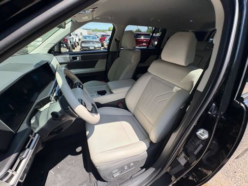 Used 2026 Hyundai Santa Fe SEL FWD image 35