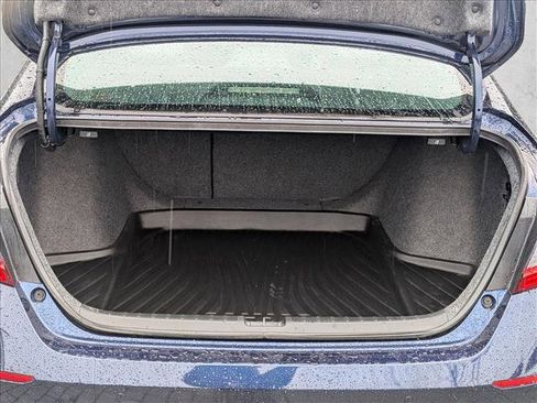 Used 2019 Honda Accord Touring image 6