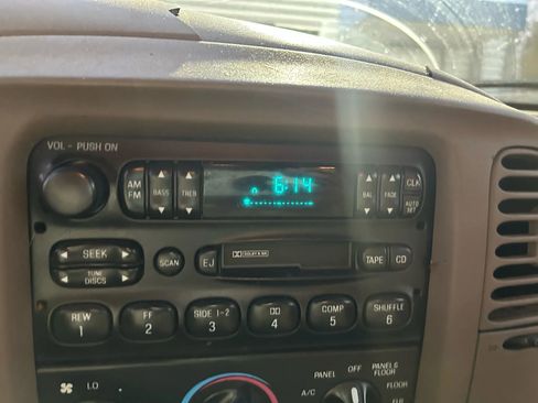 Used 1998 Ford Expedition Eddie Bauer image 14