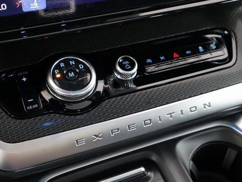 New 2025 Ford Expedition Platinum w/ Stealth Appearance Package image 27