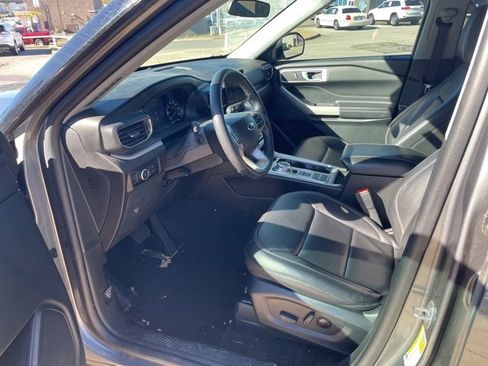 Certified 2023 Ford Explorer XLT w/ Equipment Group 202A image 8