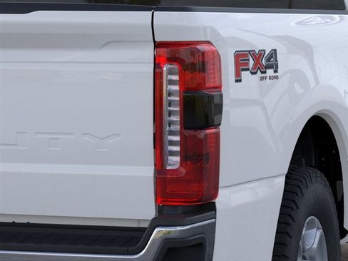 New 2026 Ford F250 XLT w/ XLT Premium Package AWD/4WD image 21