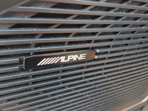 Used 2024 Jeep Wagoneer L Series II w/ Flexible Seating Group AWD/4WD image 30
