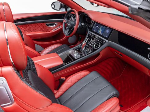 Used 2020 Bentley Continental GT image 41