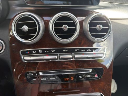 Used 2018 Mercedes-Benz GLC 300 GLC 300 image 25