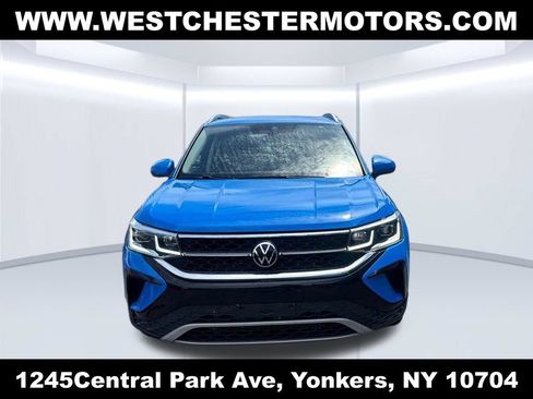 Used 2023 Volkswagen Taos SEL AWD/4WD image 2