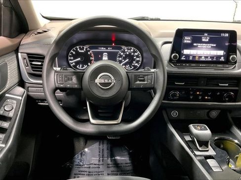 Used 2023 Nissan Rogue S image 5