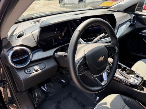 Used 2026 Chevrolet Trax LT w/ Sunroof Package FWD image 20