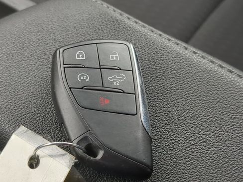 Used 2023 Chevrolet Silverado 1500 LT AWD/4WD image 35