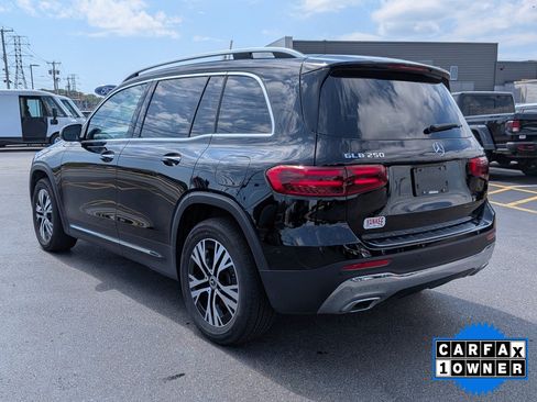 Used 2025 Mercedes-Benz GLB 250 4MATIC image 6