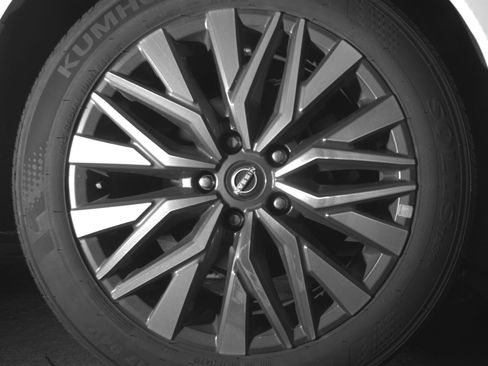 Used 2025 Nissan Altima 2.5 SV FWD image 15