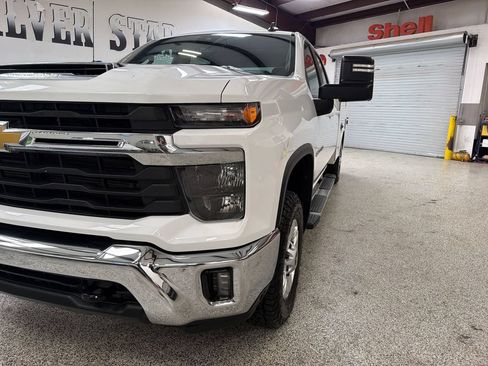 Used 2024 Chevrolet Silverado 2500 LT w/ Convenience Package AWD/4WD image 13