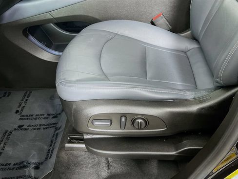 Used 2023 Buick Enclave Essence w/ Experience Buick Package AWD/4WD image 18
