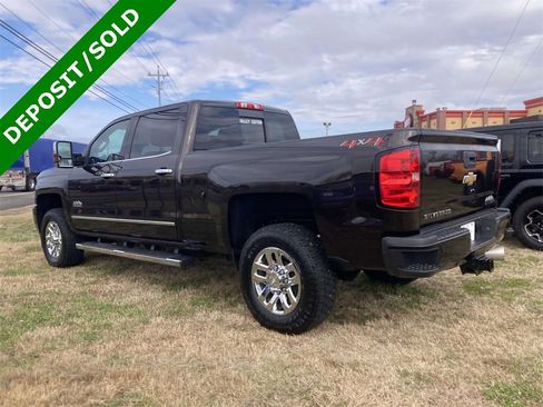 Used 2018 Chevrolet Silverado 3500 High Country w/ Duramax Plus Package image 6