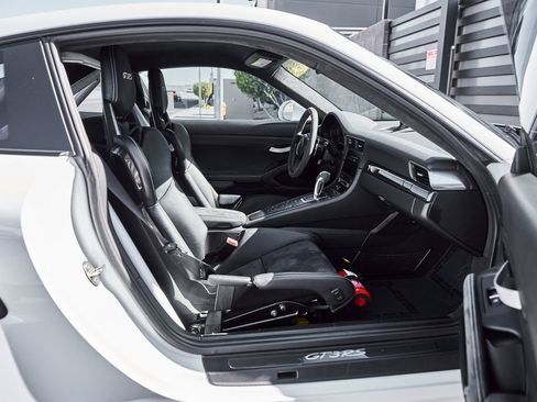 Used 2019 Porsche 911 GT3 RS RWD image 27
