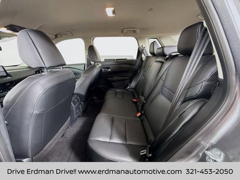 Certified 2025 Nissan Rogue SL image 9