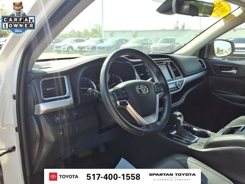 Used 2019 Toyota Highlander XLE AWD/4WD image 15