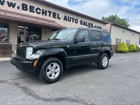 Used 2012 Jeep Liberty Sport w/ Popular Equipment Group AWD/4WD image 2