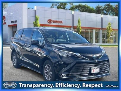 Certified 2021 Toyota Sienna XLE