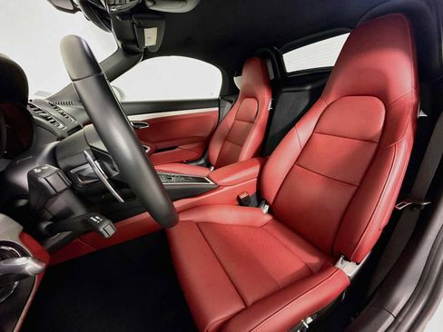 Certified 2025 Porsche 718 Boxster RWD image 5