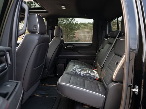 Used 2024 GMC Sierra 2500 AT4X image 39