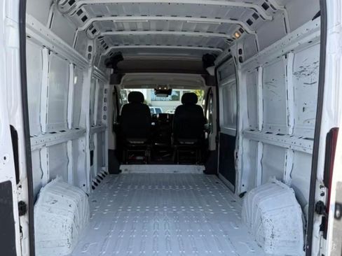Used 2022 RAM ProMaster 2500 FWD image 3