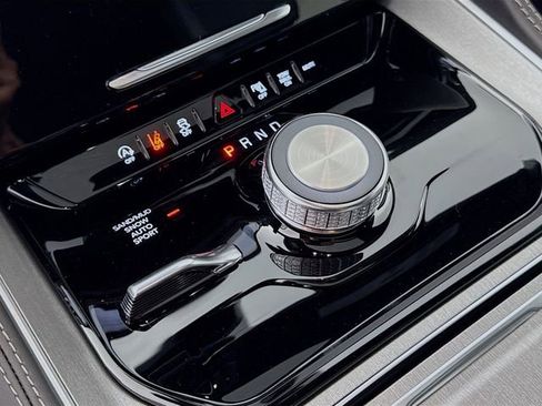 New 2026 Jeep Grand Wagoneer Limited AWD/4WD image 17