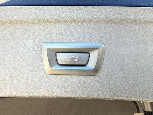 Used 2024 BMW iX xDrive50 AWD/4WD image 17