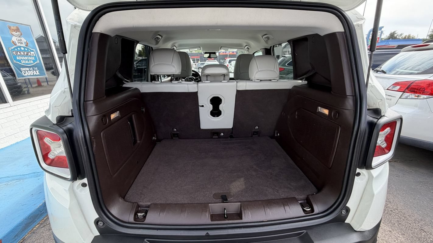 Used 2015 Jeep Renegade Limited w/ Safety & Security Group I FWD image 11