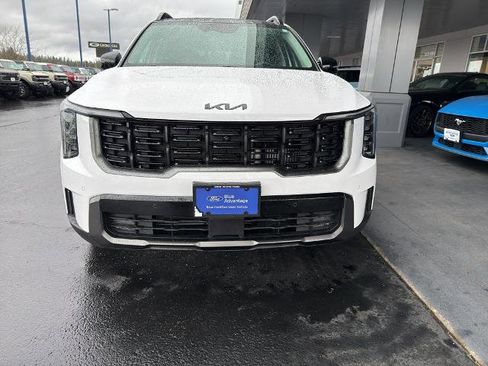 Used 2025 Kia Sorento SX image 2
