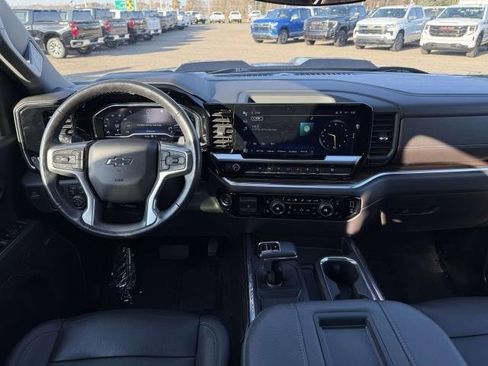 Used 2022 Chevrolet Silverado 1500 LT Trail Boss w/ LT Trail Boss Premium Package image 16