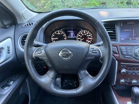 Used 2017 Nissan Pathfinder Platinum image 29