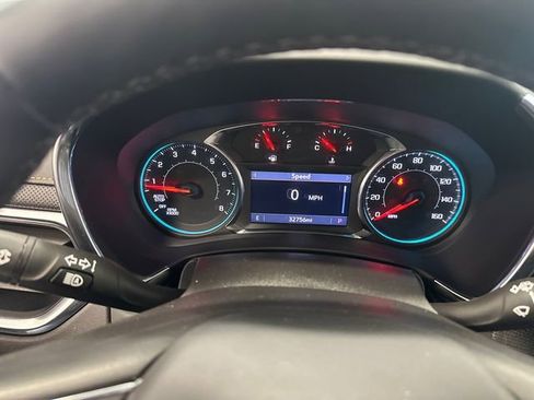 Used 2023 Chevrolet Equinox Premier image 22