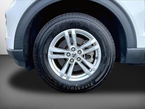 Used 2020 Ford Explorer XLT w/ Equipment Group 202A AWD/4WD image 34