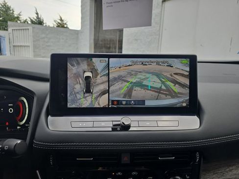 New 2026 Nissan Rogue Platinum image 9