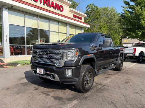 Used 2020 GMC Sierra 2500 Denali w/ Denali Ultimate Package AWD/4WD image 2