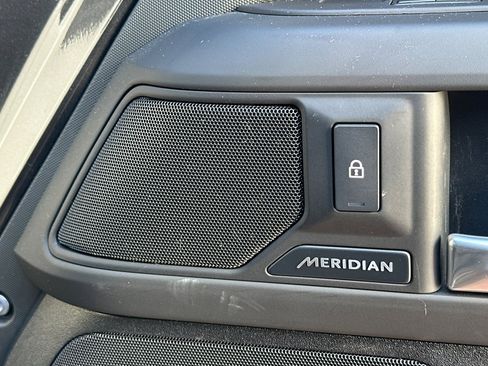 Used 2025 Land Rover Defender 130 S image 16