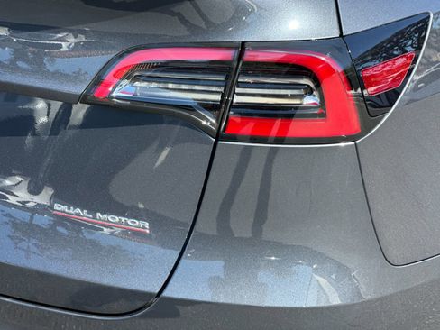 Used 2022 Tesla Model Y Performance AWD/4WD image 31