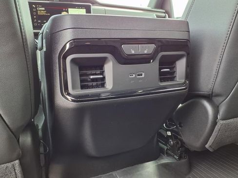 New 2026 GMC Sierra 2500 AT4 w/ AT4 Premium Plus Package AWD/4WD image 32